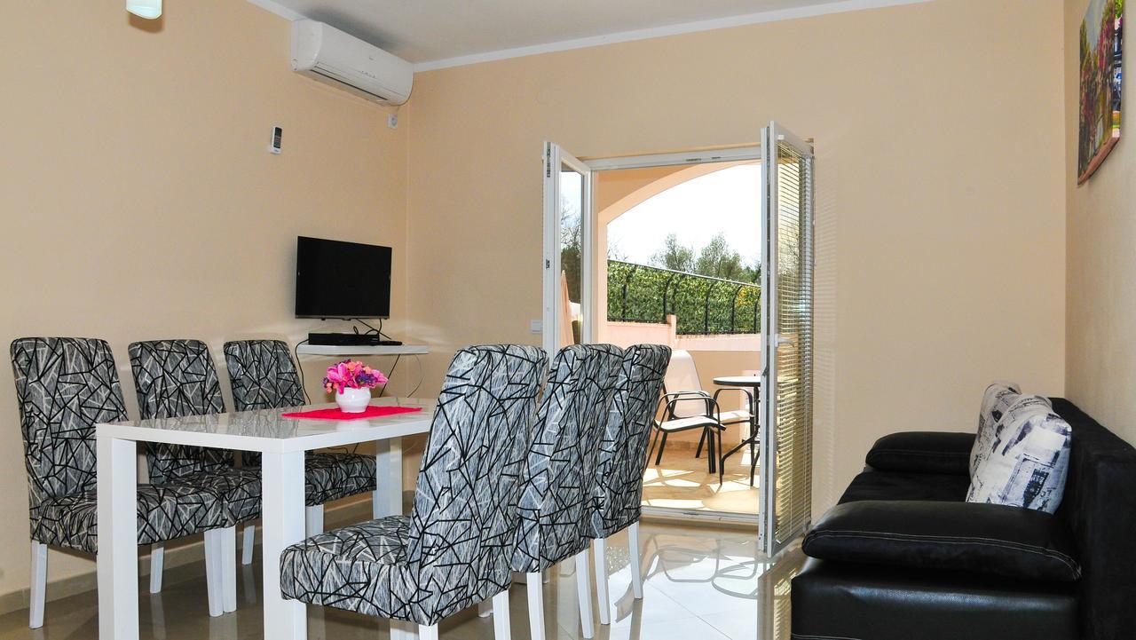 Apartmani Bulajic Тиват Екстериор снимка