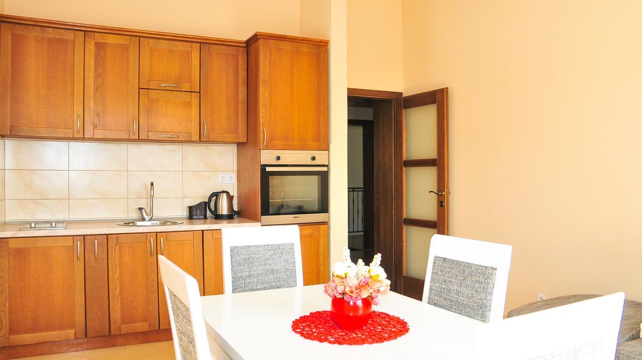 Apartmani Bulajic Тиват Екстериор снимка