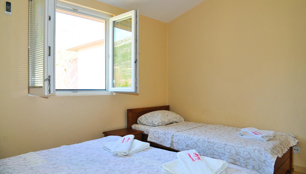 Apartmani Bulajic Тиват Екстериор снимка